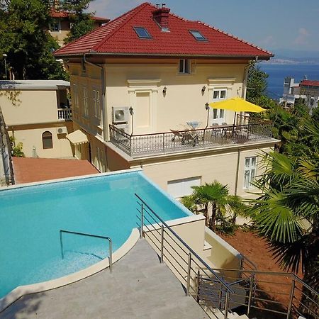 Apartments Villa Atta Abbazia Esterno foto