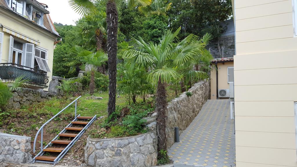 Apartments Villa Atta Abbazia Esterno foto