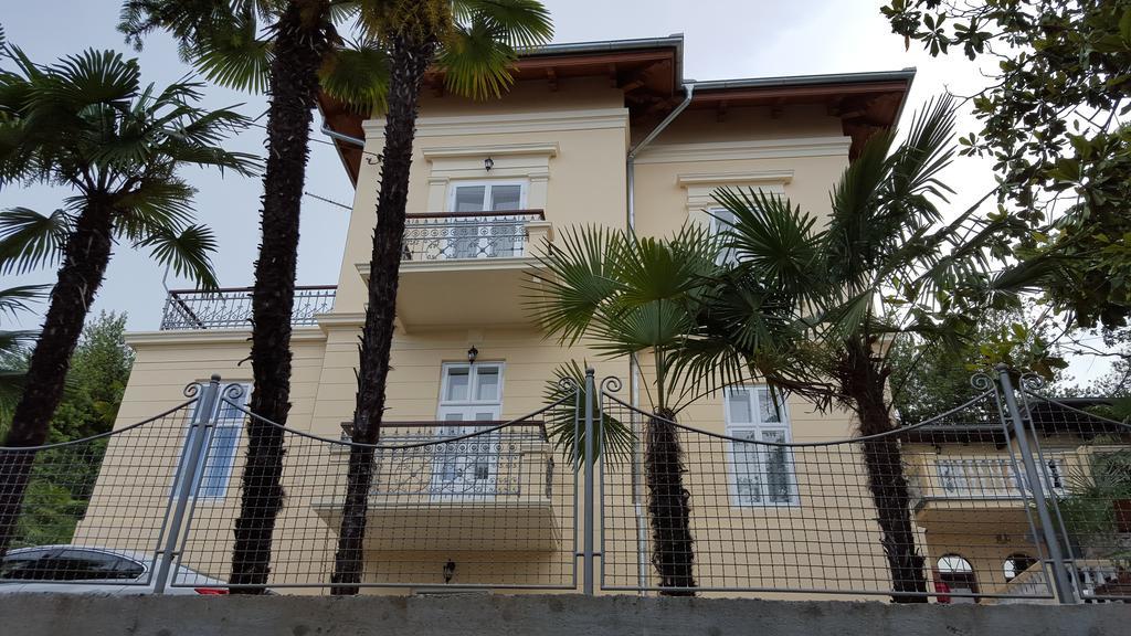 Apartments Villa Atta Abbazia Esterno foto