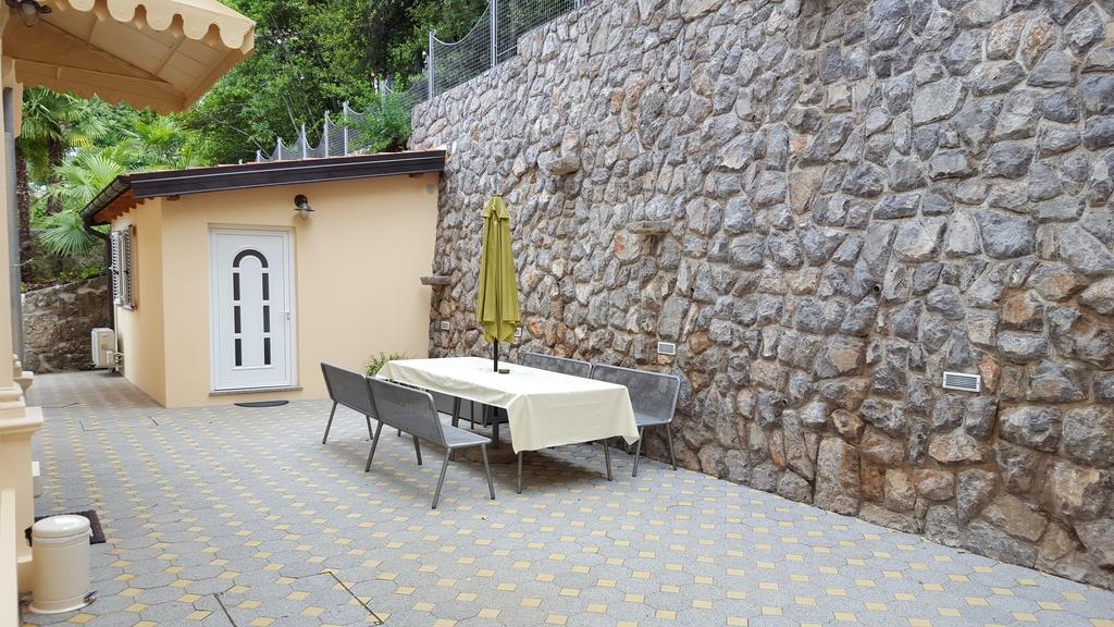 Apartments Villa Atta Abbazia Esterno foto