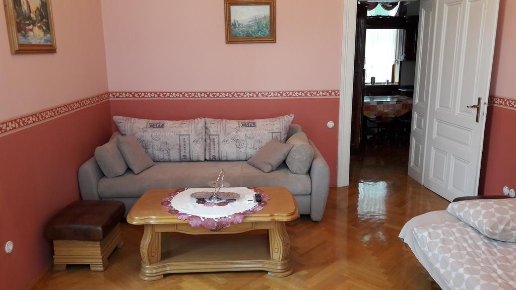 Apartments Villa Atta Abbazia Esterno foto