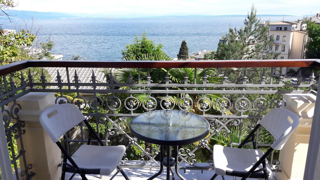 Apartments Villa Atta Abbazia Esterno foto