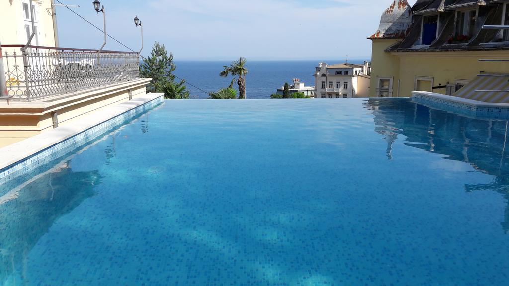 Apartments Villa Atta Abbazia Esterno foto