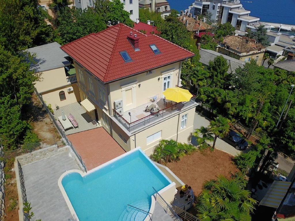 Apartments Villa Atta Abbazia Esterno foto