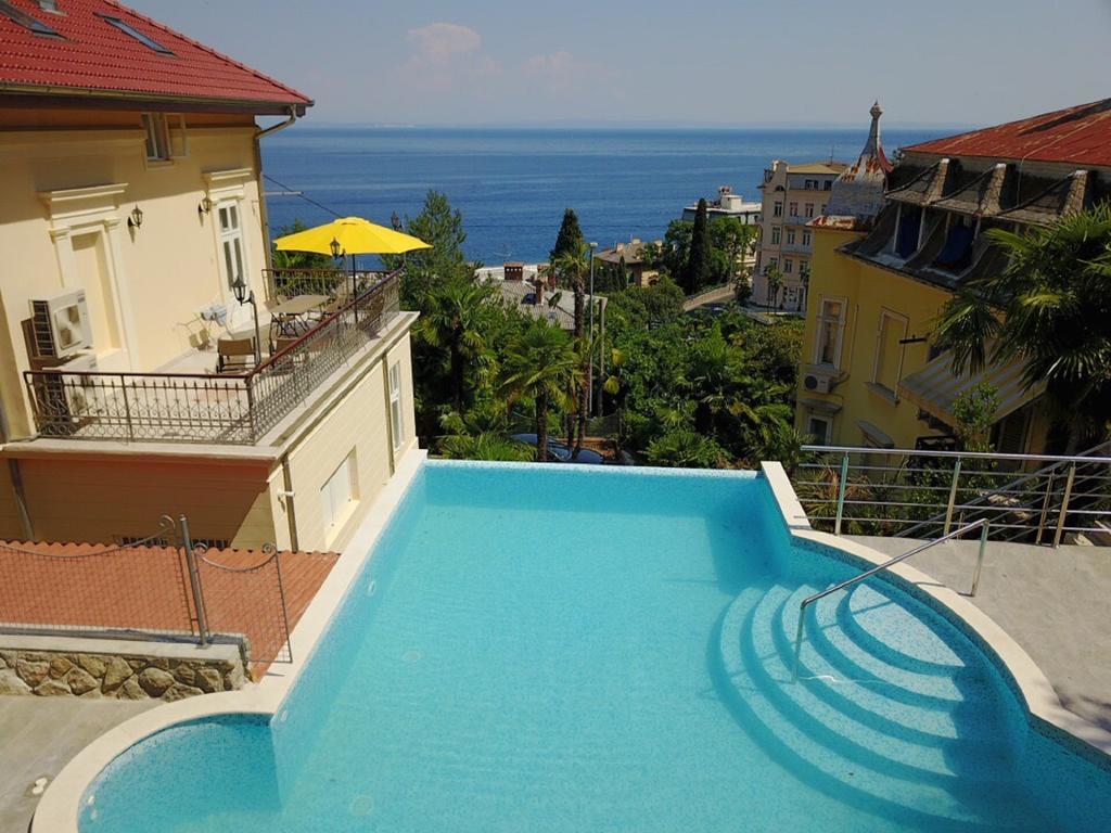 Apartments Villa Atta Abbazia Esterno foto